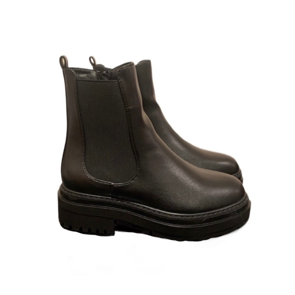 NEW! Chelsea Boots Black Size 37